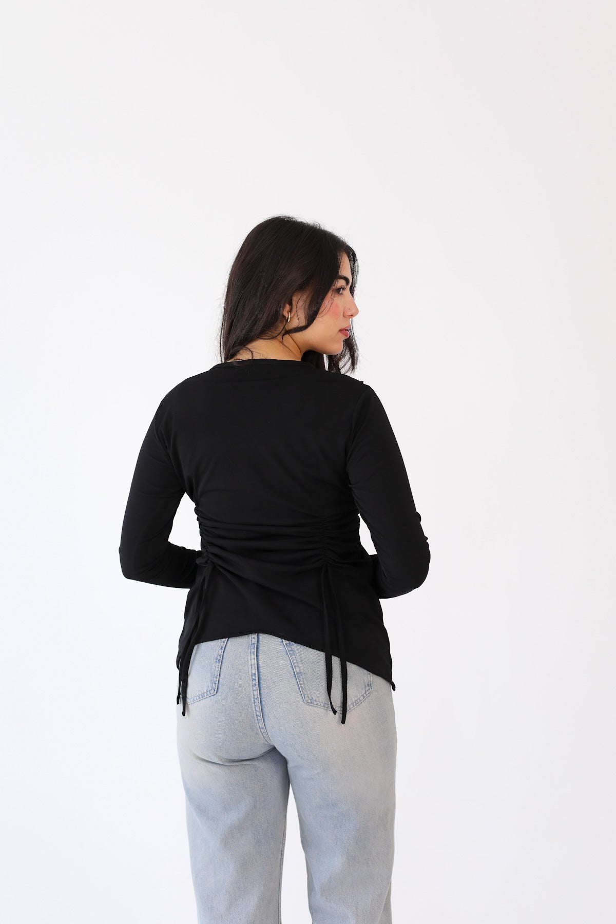EVERYDAY RUFFLE TOP black