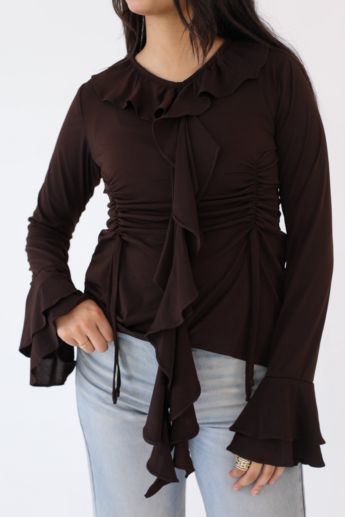EVERYDAY RUFFLE TOP brown