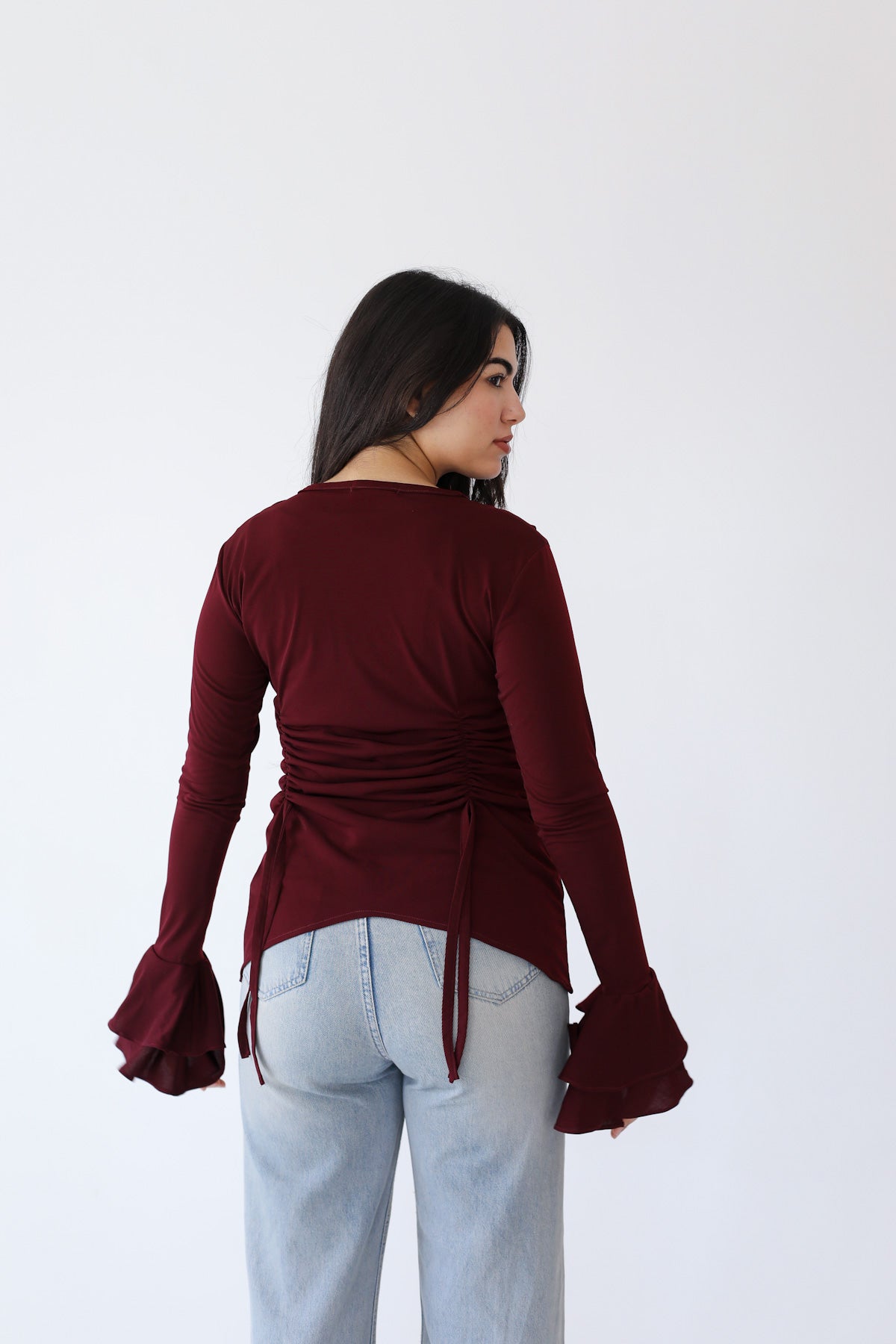 EVERYDAY RUFFLE TOP burgundy