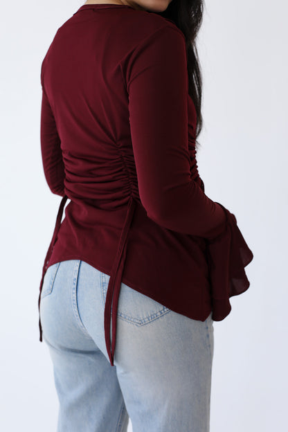EVERYDAY RUFFLE TOP burgundy