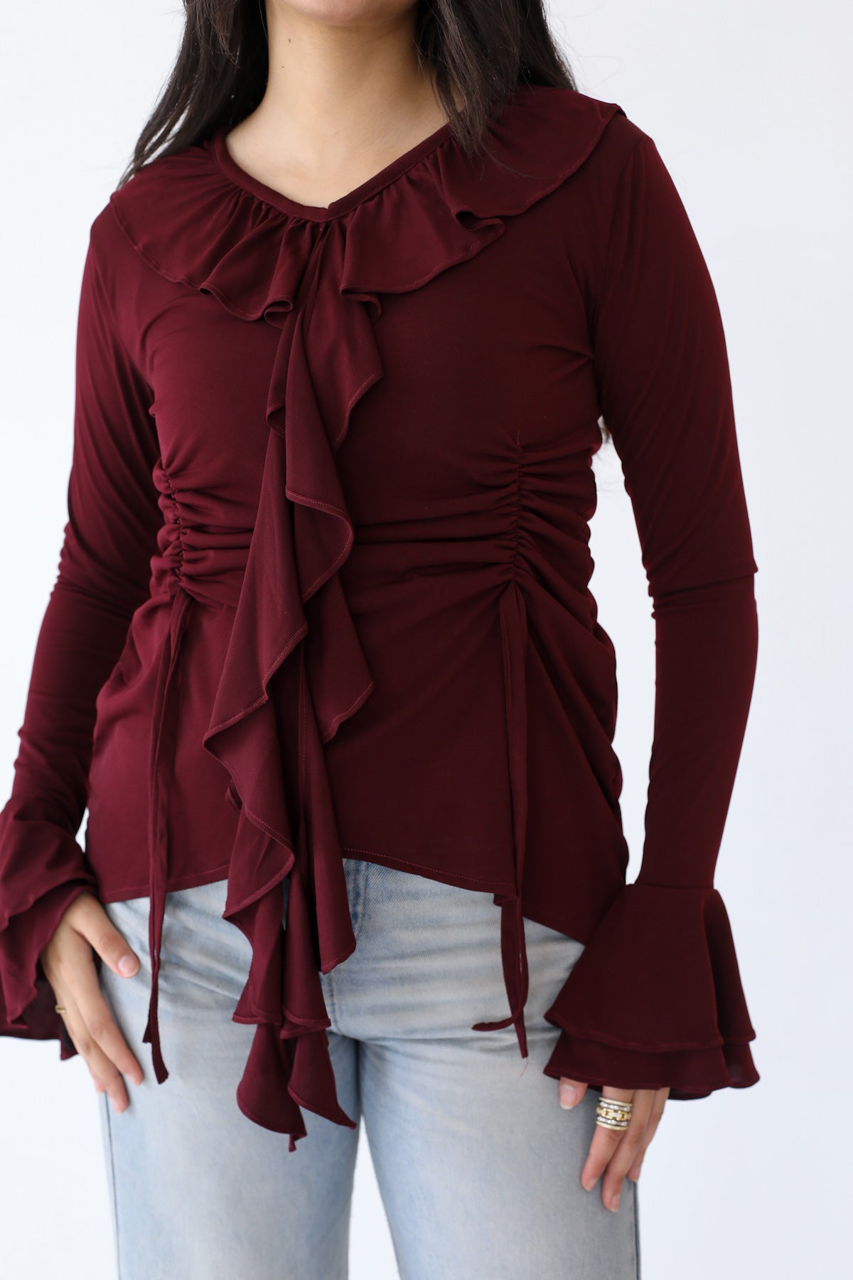 EVERYDAY RUFFLE TOP burgundy