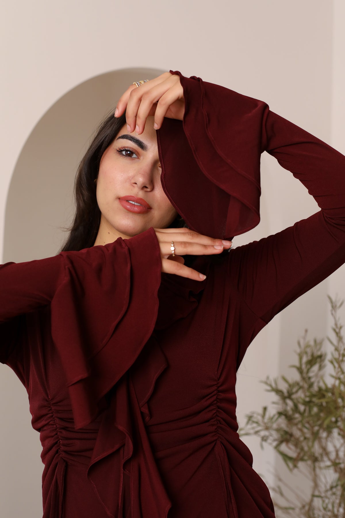 EVERYDAY RUFFLE TOP burgundy
