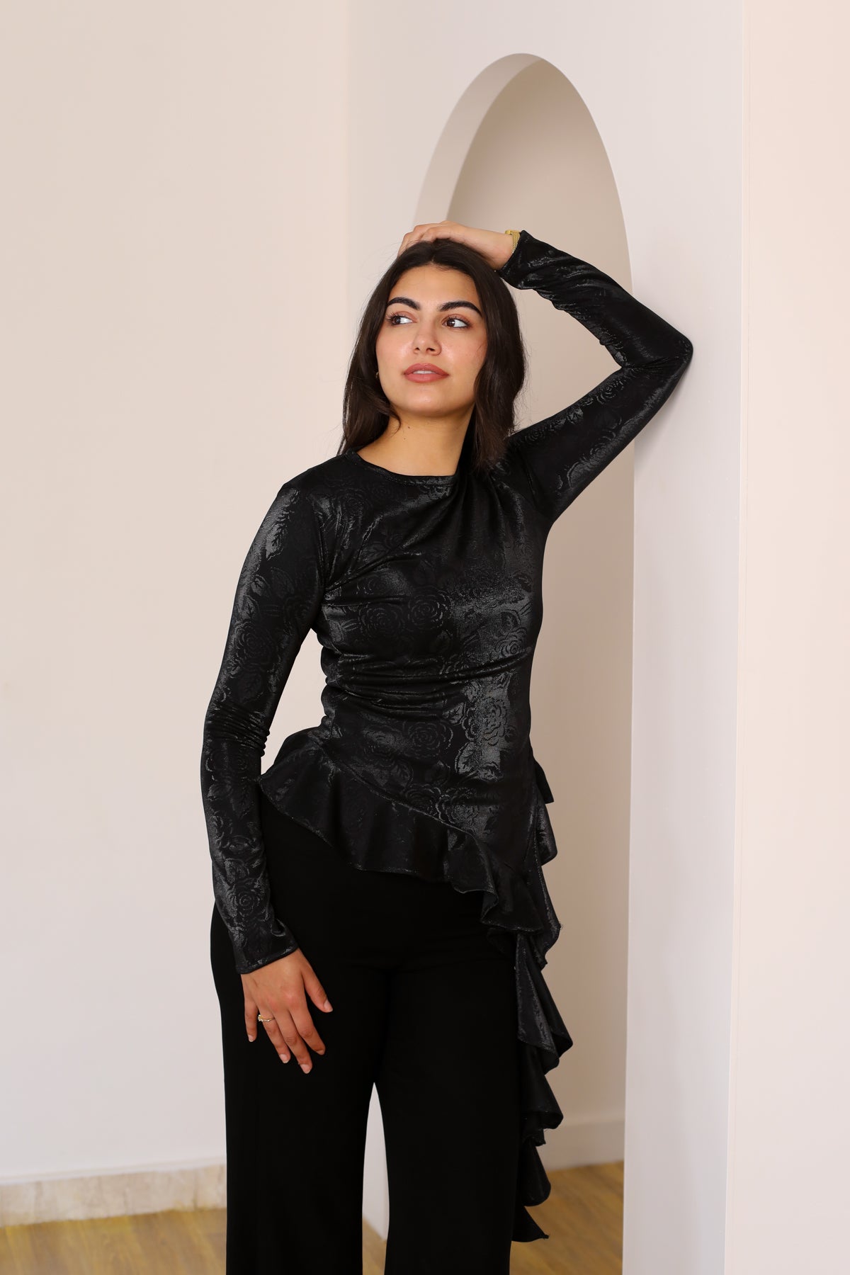 MIDNIGHT RUFFLE TOP black